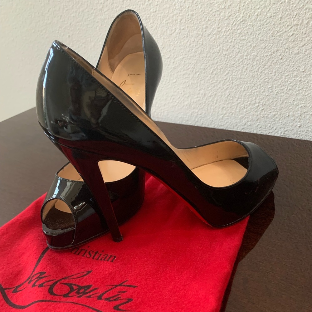 Christian Louboutin Very Prive iconic Black Heels